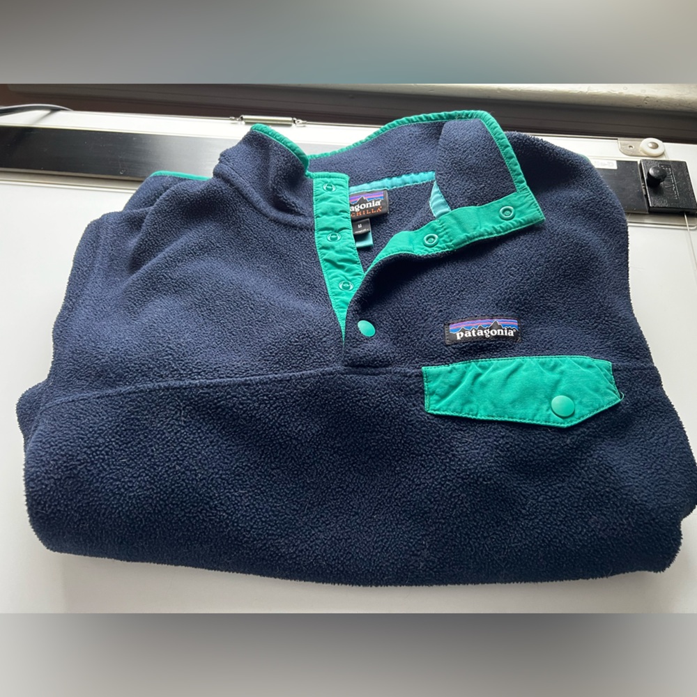 Patagonia Navy and Teal Fleece Pullover